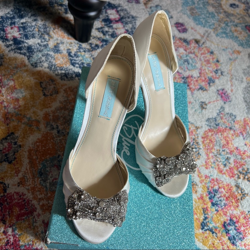 Betsy Johnson Ivory Satin Peep-toe Pumps